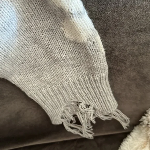 NWT just Polly distressed sweater L flowers gray - Picture 3 of 5